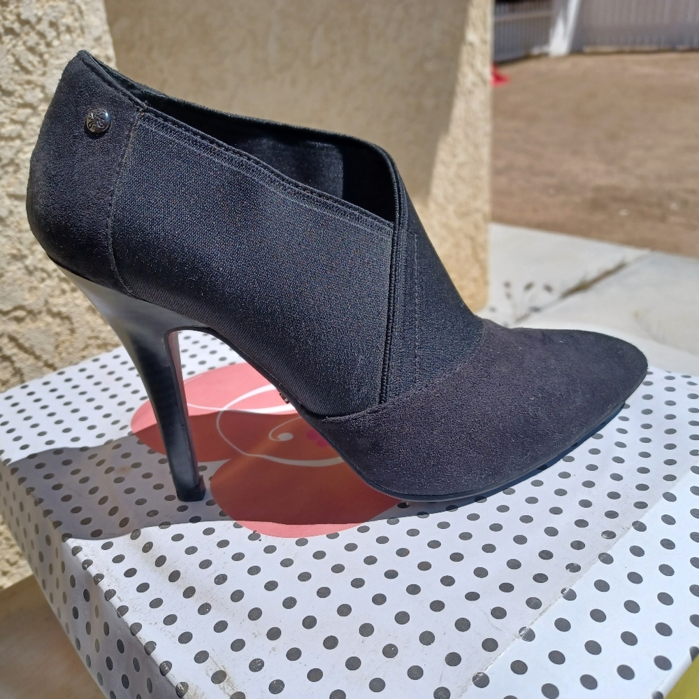 Women's Vera Wang heels used once